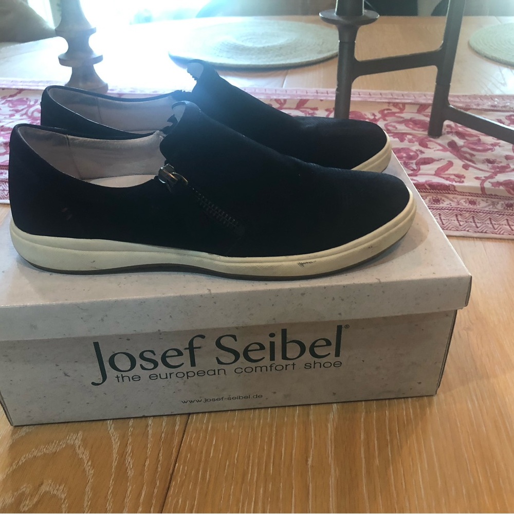 Women’s Black Slip-On shoes Joseph Seibel